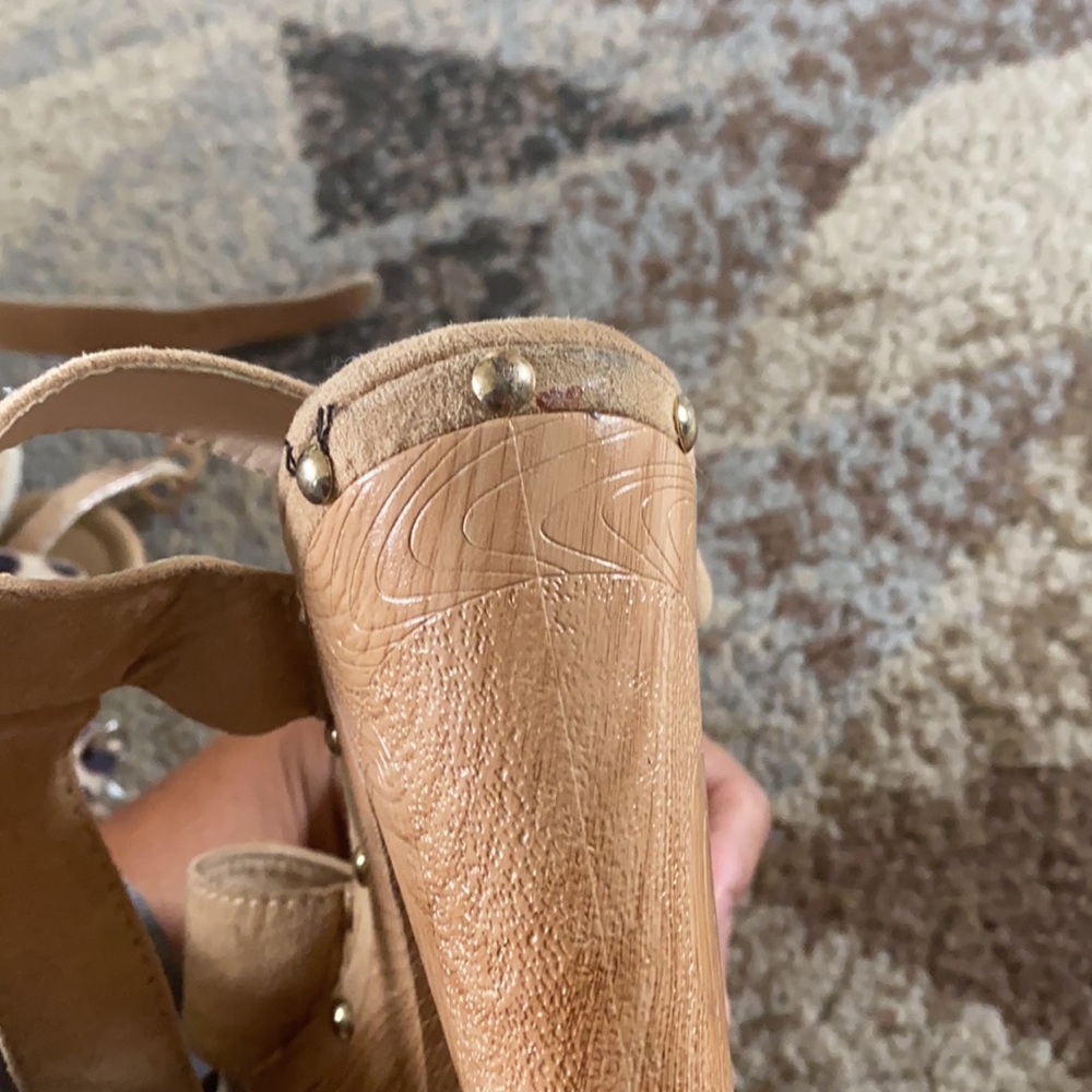 Heels - Picture 6 of 6